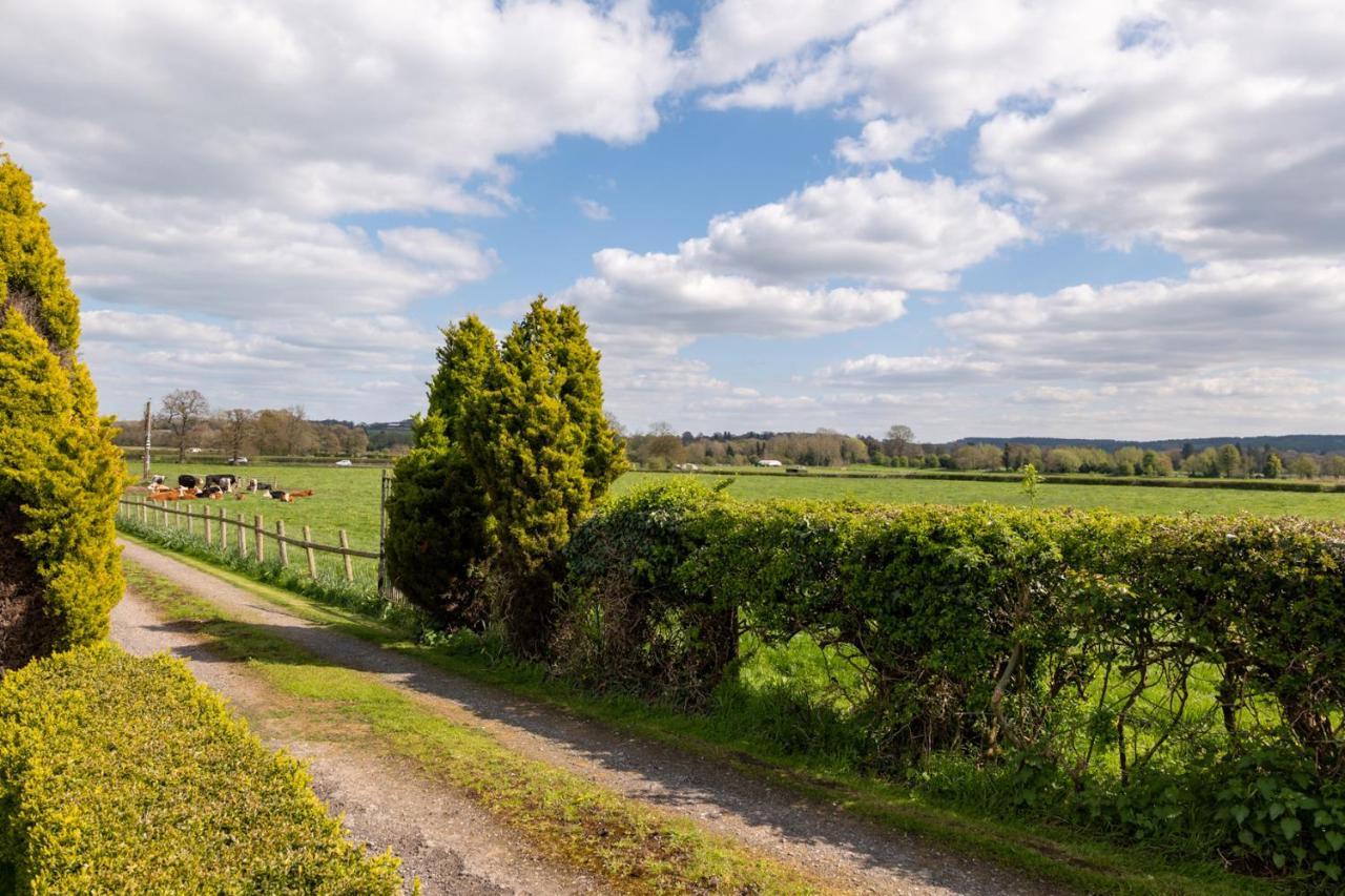 Tixall Manor Farm Stafford Exterior foto